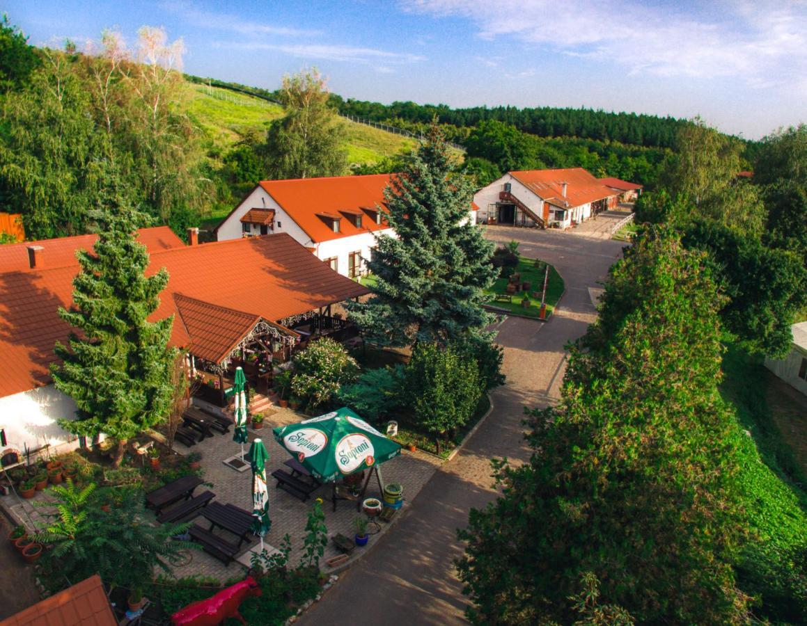 Mátyus Udvarház Eger Exterior foto