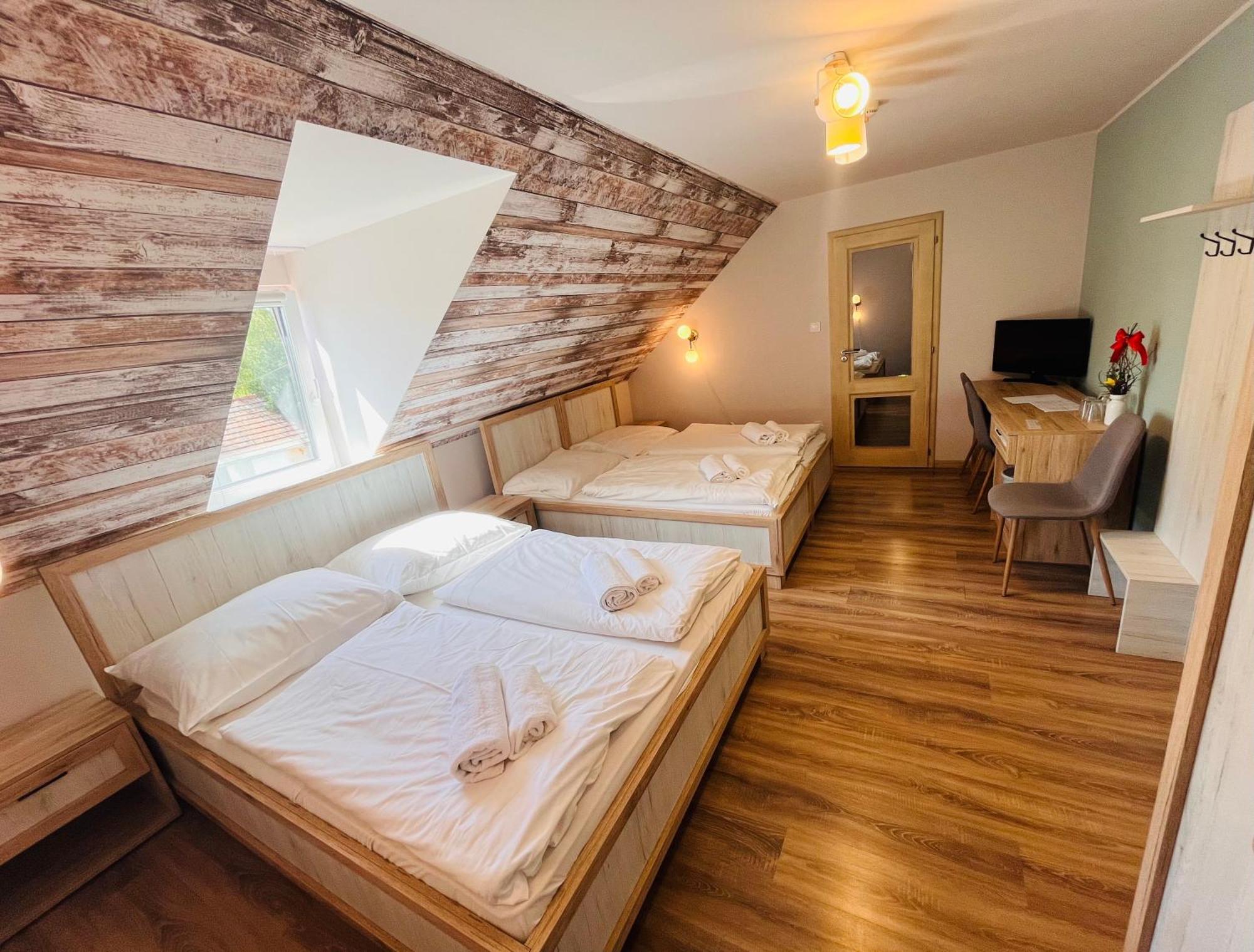 Mátyus Udvarház Eger Exterior foto