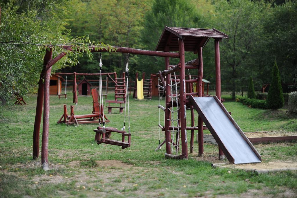 Mátyus Udvarház Eger Exterior foto